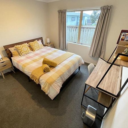 Papamoa Two Rooms & Kitchenette - Dogs Welcome Exterior photo