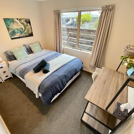 Papamoa Two Rooms & Kitchenette - Dogs Welcome Exterior photo