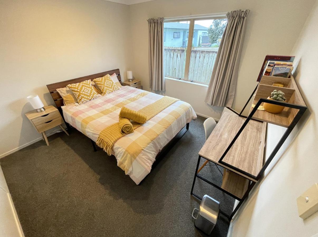 Papamoa Two Rooms & Kitchenette - Dogs Welcome Exterior photo