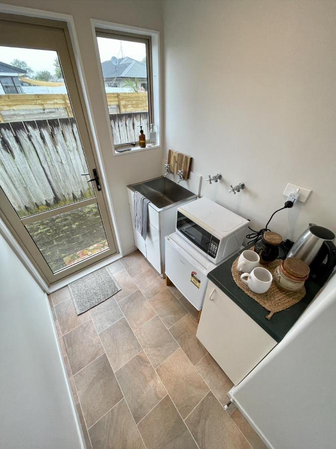 Papamoa Two Rooms & Kitchenette - Dogs Welcome Exterior photo